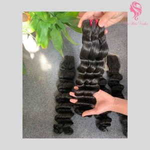 top-selling-natural-color-wavy-weft-hair-10